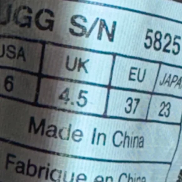 EXCELLENT UGG Classic Short II Suede Boots Gray Twinface Sheepskin Lining 6 - Picture 9 of 13